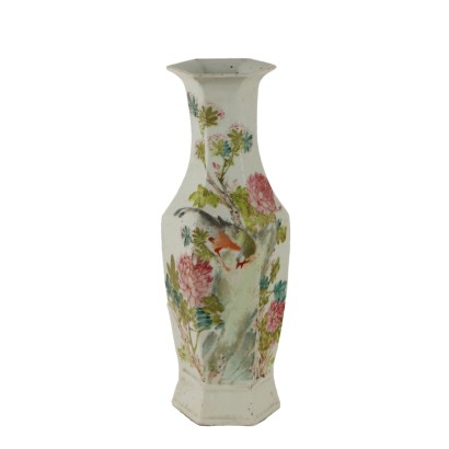 Antiker Vase aus Porzellan mit Blumen und Vogel Dekorationen XX Jhd