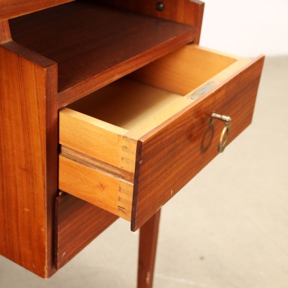 Vintage Schreibtisch der 1960er Jahre Seitliche Schubladen Teak