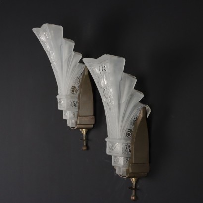 Paar Wandlampen mit satiniertem Glas