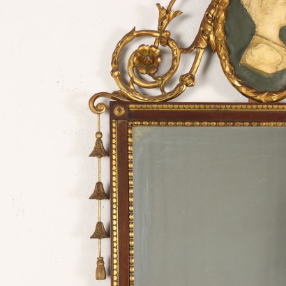 Miroir de style néoclassique
