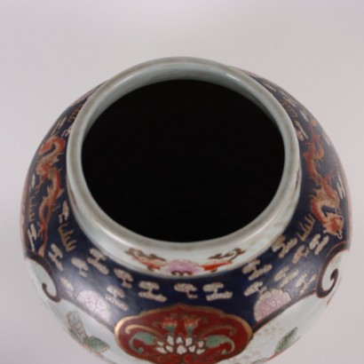 Imari Vase in Porcelain with Lid