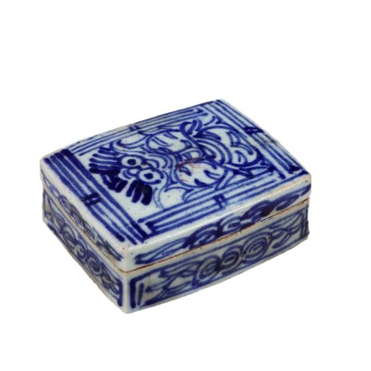 Ancient Box with Lid '900 Blue Painted Porcelain Decorations