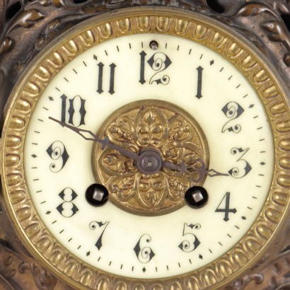 Reloj de mesa de bronce