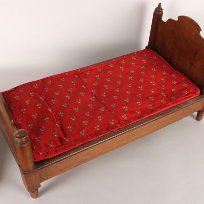 Modèle de lit en bois