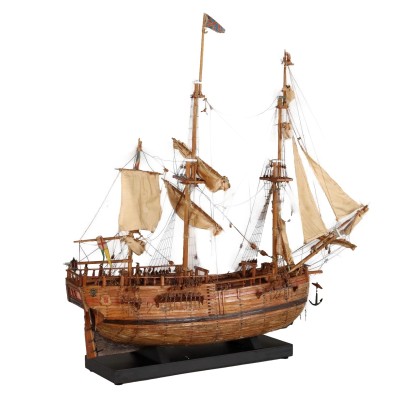 In Scale Model of a Vessel '900 Handmade Objects