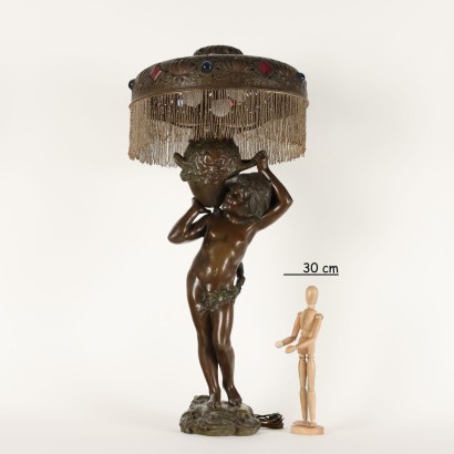Lámpara modernista con estatua de Augu