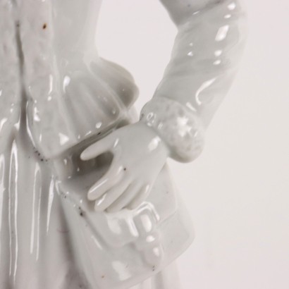 Popolana figure in Manifat Porcelain