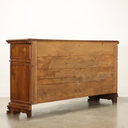 Sideboard aus antiken Teilen gebaut