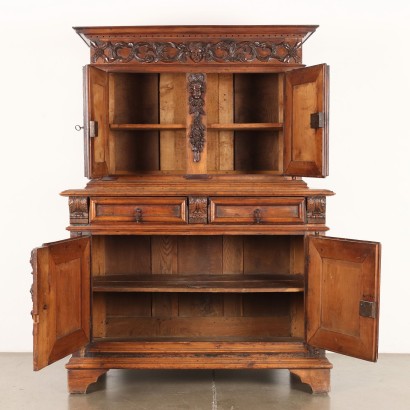 Doppelkorpus-Sideboard im Neorenaissance-Stil