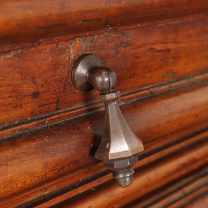 Doppelkorpus-Sideboard im Neorenaissance-Stil