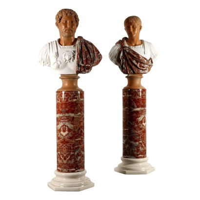 Par de bustos de emperadores y columnas de cerámica de Tommaso Barbi