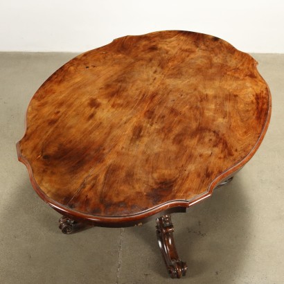 Umbertino Vela table