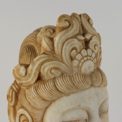 Cabeza de Guanyin en mármol