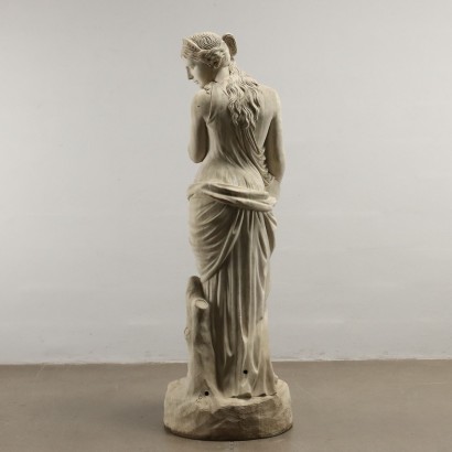 Estatua de jardín que representa a Venus a