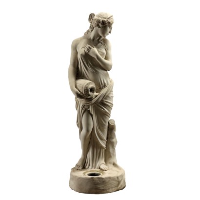 Estatua de jardín que representa a Venus en la fuente desde la Torre Lorenzo