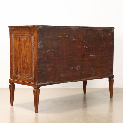Neoclassical chest of drawers in walnut