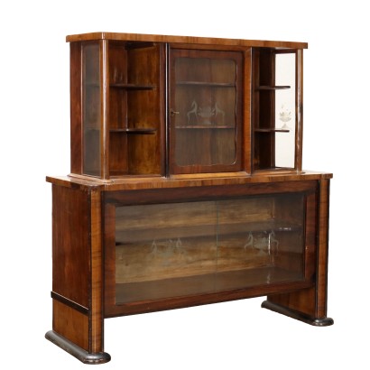 Showcase, Showcase Cabinet from the 20s and 30s