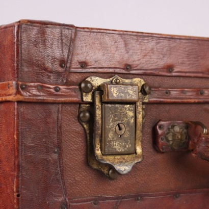 Vintage suitcase from the early 1900s