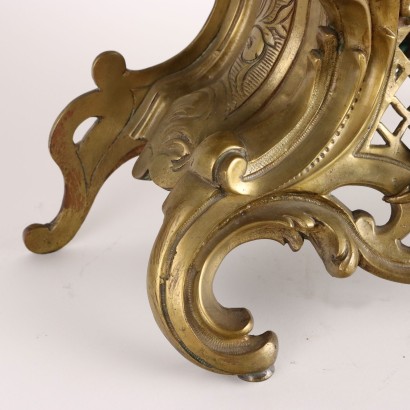 Tischuhr aus vergoldeter Bronze