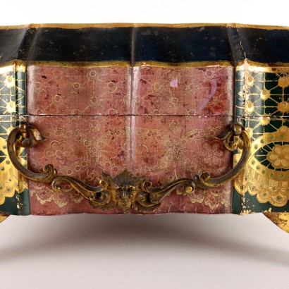 Chinoiserie Lacquered Wooden Box