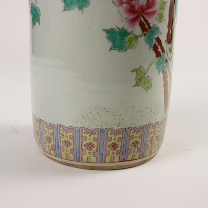 Vase cylindrique en porcelaine