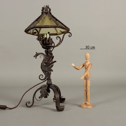 Lámpara de mesa de estilo neorrenacentista