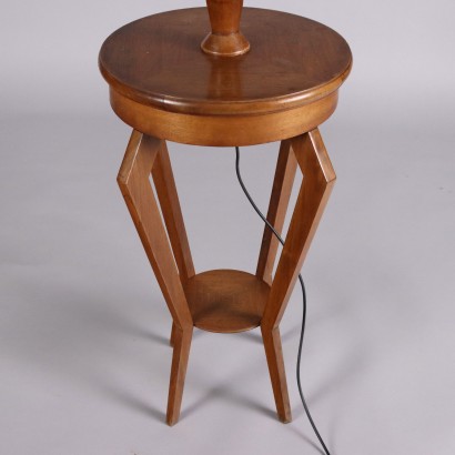 Lámpara con mesa de los años 50.
