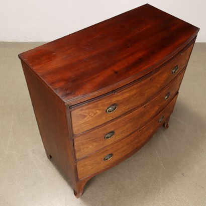 English George III chest of drawers