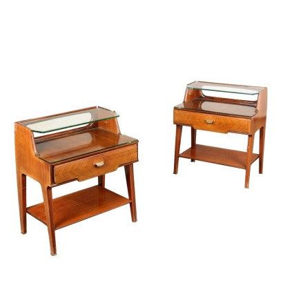 Deux tables de chevet des années 50 et 60
