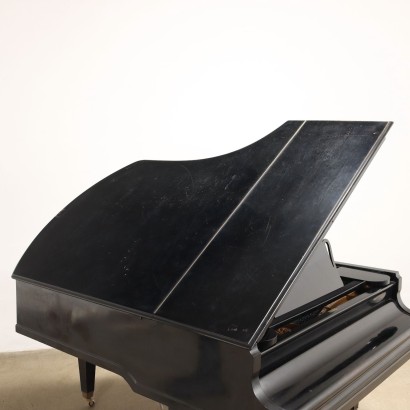 Piano à queue Römhildt