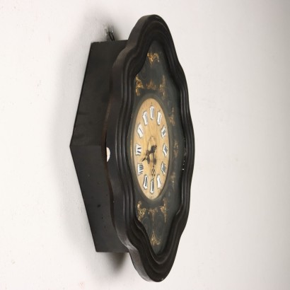 Eye of Pendulum Wall Clock