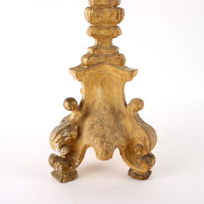 Porte-flambeaux en bois sculpté et doré