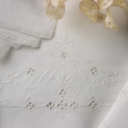 Nappe avec douze serviettes