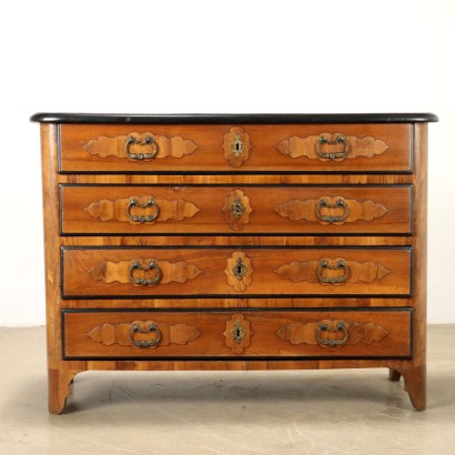 Baroque chest of drawers