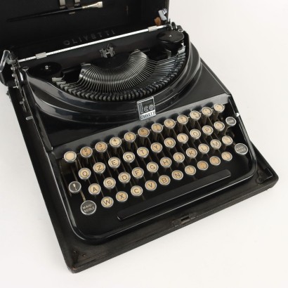 Ico Olivetti Typewriter