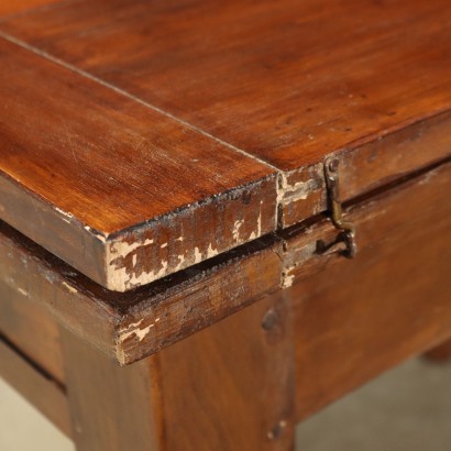 Mesa portafolios de madera antigua