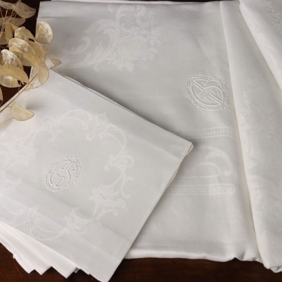 Flanders Tablecloth with 12 Napkins