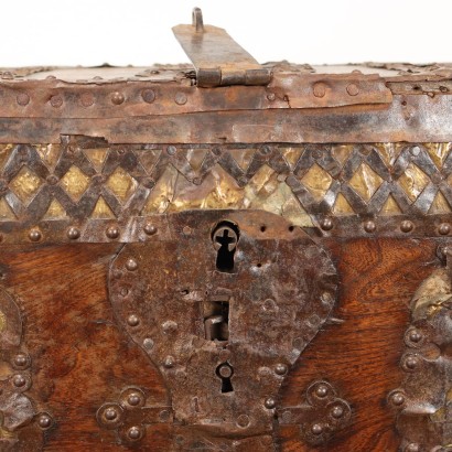 antique, trunk, antique trunks, antique trunk, antique Italian trunk, antique trunk, neoclassical trunk, 19th century trunk, Neo-Renaissance Style Trunk with Table