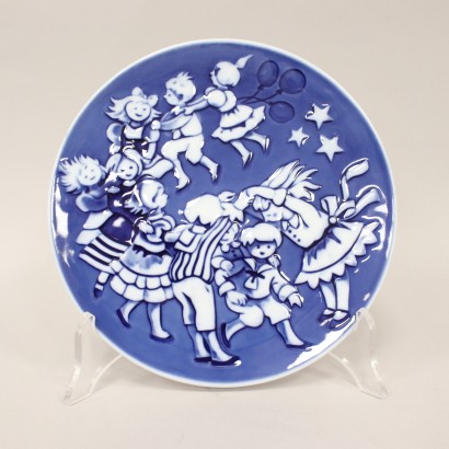 Royal Copenhagen Christmas Plate Child,Un jeu amusant,Ingrid Jensen,Ingrid Jensen,Ingrid Jensen