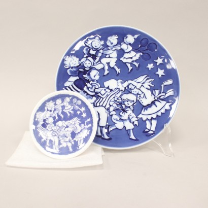 Royal Copenhagen Christmas Plate Child,Un juego divertido,Ingrid Jensen,Ingrid Jensen,Ingrid Jensen