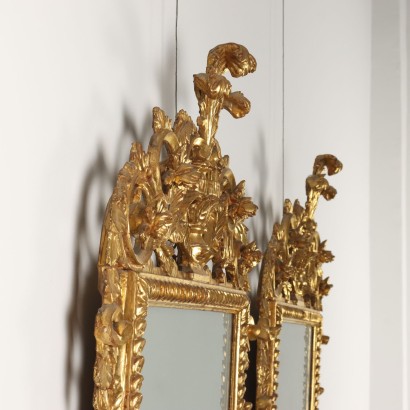 Pair of mirrors