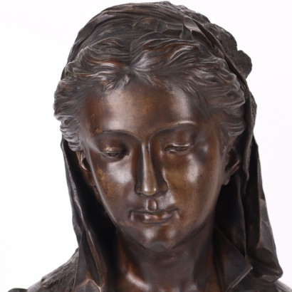 Busto di Giovane Donna In Bronzo