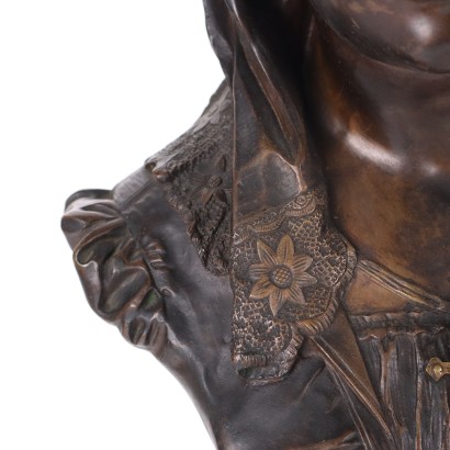 Busto di Giovane Donna In Bronzo