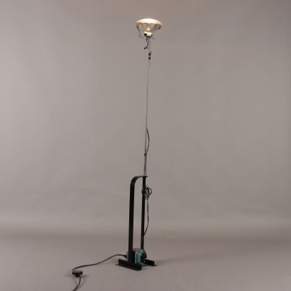 Lampe „Toio“ von Achi,Achille und Pier Giacomo Castiglioni,Achille und Pier Giacomo Castiglioni,Achille und Pier Giacomo Castiglioni,Achille und Pier Giacomo Castiglioni,Achille und Pier Giacomo Castiglioni,Achille und Pier Giacomo Castiglioni