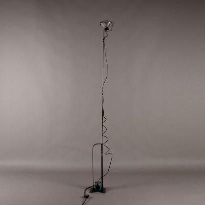 Lampe 'Toio' par Achi,Achille et Pier Giacomo Castiglioni,Achille et Pier Giacomo Castiglioni,Achille et Pier Giacomo Castiglioni,Achille et Pier Giacomo Castiglioni,Achille et Pier Giacomo Castiglioni