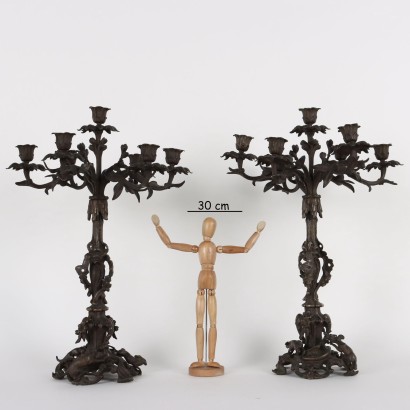 Par de candelabros de bronce