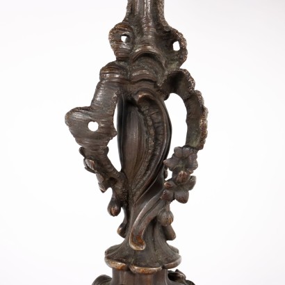 Par de candelabros de bronce