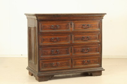 Walnut canterano, bracket feet, drawer panels, under-ground, flip, hardware, #antiquariatocassettoni