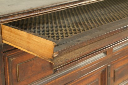 Walnut canterano, bracket feet, drawer panels, under-ground, flip, hardware, #antiquariatocassettoni