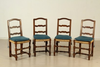 Gruppo quattro sedie